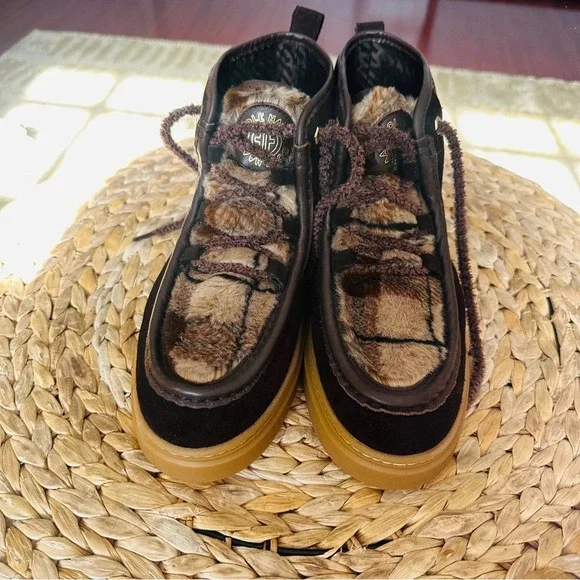 NEW Cole Haan Women's Summit Chukka Dark Chocolate Brown Plaid Lace Up Fur Boot - Picture 4 of 16